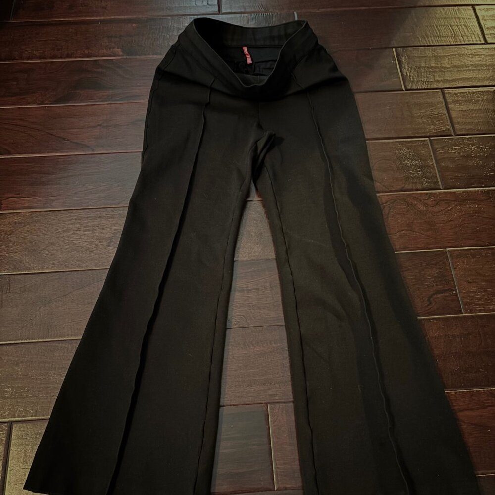 SPANX super smooth™ Perfect Fit Ponte Flare Pant Size Medium Petite